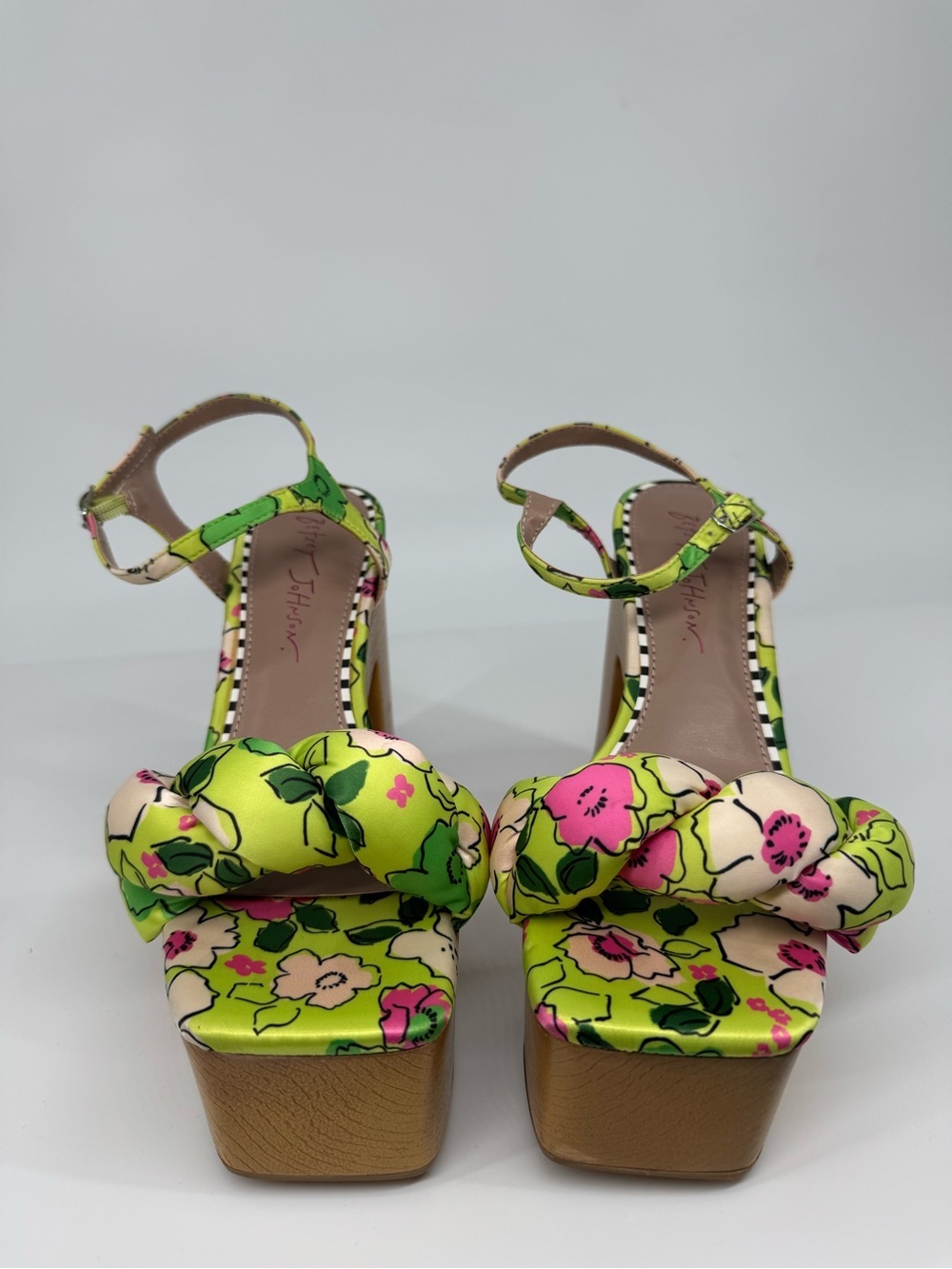 Betsey Johnson Floral Chunky Platform Bold Heels Dopamine Dressing Size 7.5 - Picture 2 of 6